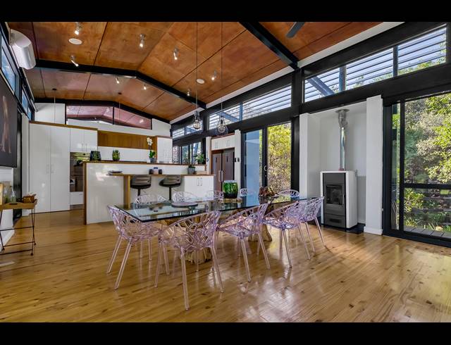 5 BEDROOM HOUSE FOR SALE IN HELDERFONTEIN ESTATE